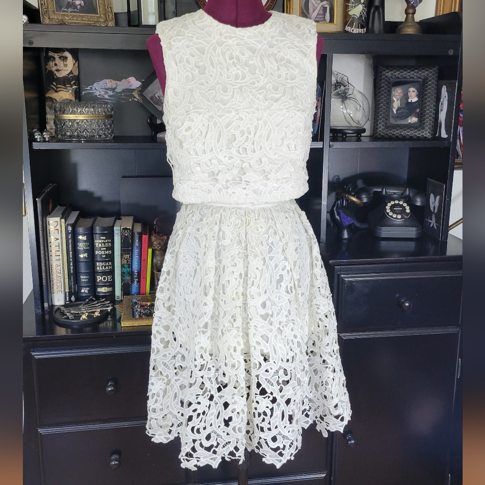 3NY skirt set with lace overlay